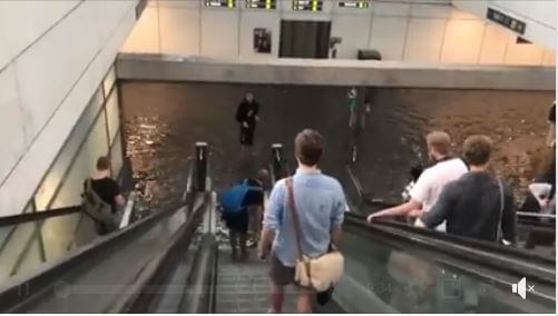 Video: Skyfall ledde till översvämmad centralstation i Uppsala