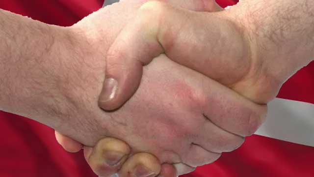 ”Ta i hand bör vara krav för att bli dansk medborgare”