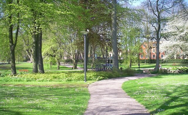 Dömd mördare rymde under permission – promenerade iväg från övervakare