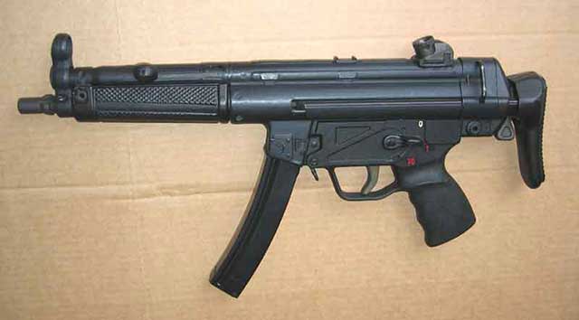 Man i Malmö greps – hade k-pist och stora mängder knark hemma