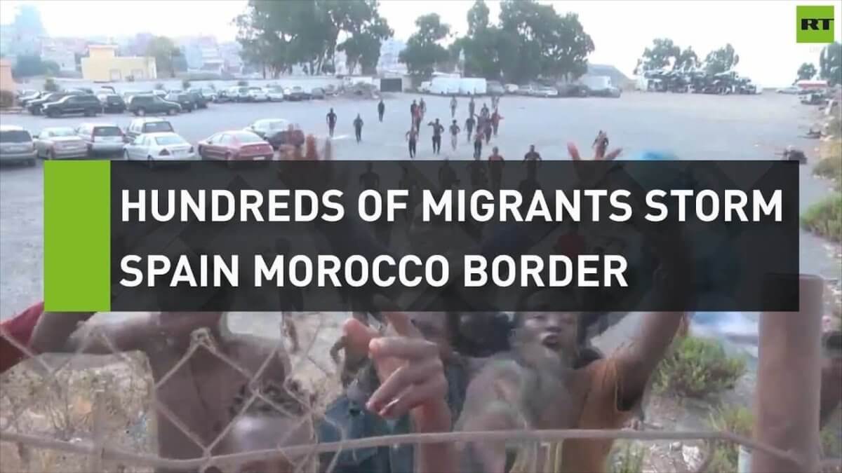 Mer än 100 migranter stormade spansk enklav