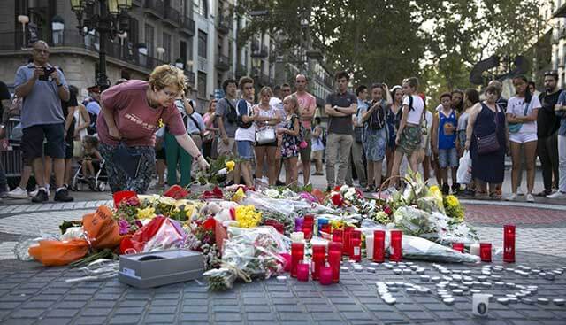Årsdagen av muslimska terrorns dödsoffer högtidlighölls i Barcelona