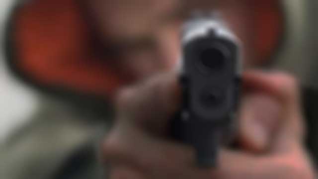 Ung man i Göteborg sköts med flera skott