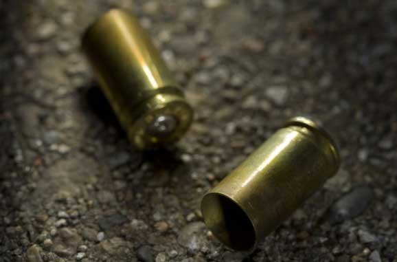 Polis ryckte ut på skottlossning mot bostad – blev själva beskjutna av gärningsmannen