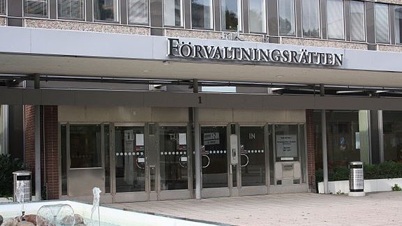 Sa att han mördat släkting med sten – får stanna i Sverige