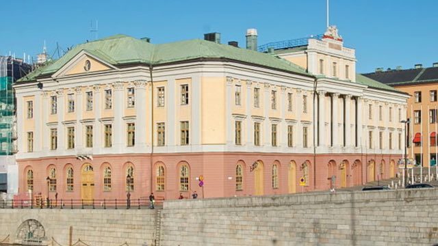 261 ”opolitiska” tjänstemän på UD i upprop mot ”fel” regering