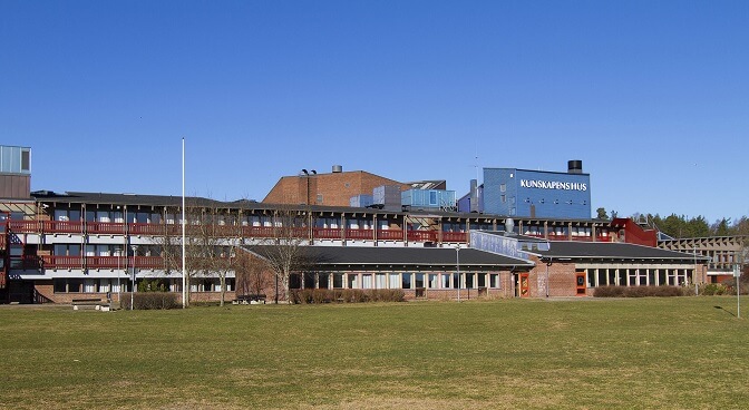 Skola utrustas med speedgates – spärrar för att hålla obehöriga borta