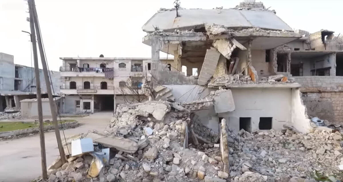 Tusentals återvänder till syrisk provins