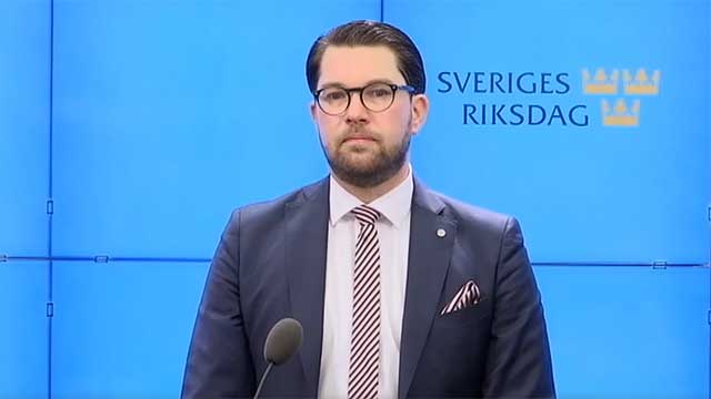 Kraftig smällare kastades mot Jimmie Åkesson
