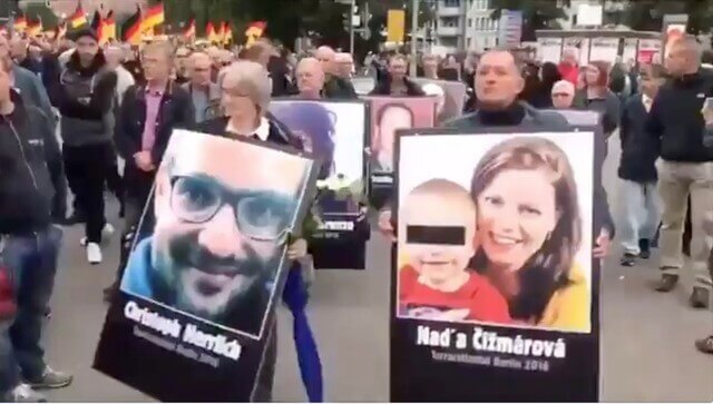 Video: Demonstranter håller ”sorgemarsch” i Chemnitz till minne av offren för invandrarvåldet