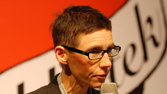 Vänsterskribent som vill se Akilov i kassan på Coop belönas med pris från Bokmässan