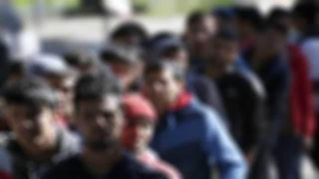 Fartyg med över 300 migranter på Medelhavet begär hamnplats – Italien säger nej