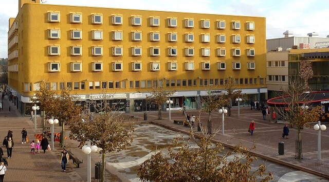 Var fjärde pojke i Skärholmen har begått ett allvarligt egendomsbrott – värst i Stockholm