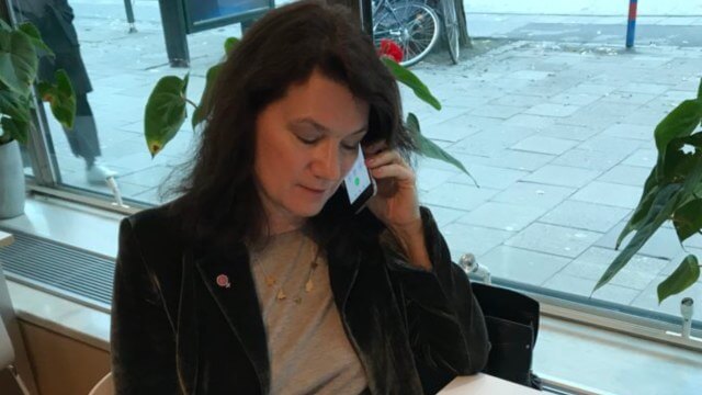 Handelsminister Ann Linde hånas på sociala medier efter fejkat telefonsamtal