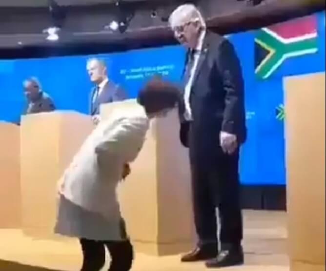 Jean-Claude Juncker fick avbryta pressträff – hade en svart och en brun sko