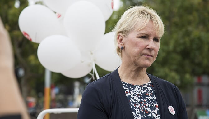 Margot Wallström i utfall mot Jordan B Peterson: ”Kan krypa tillbaka under den sten han kom ifrån”