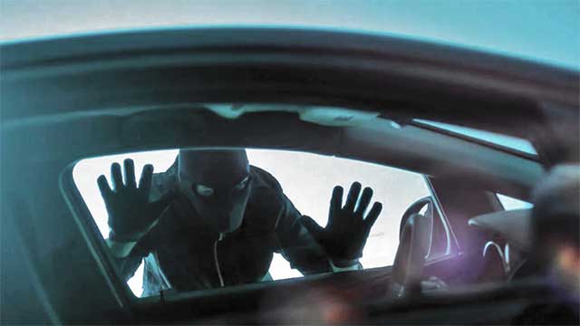 Gravid kvinna rånades på sin bil – hotades med kniv mot magen