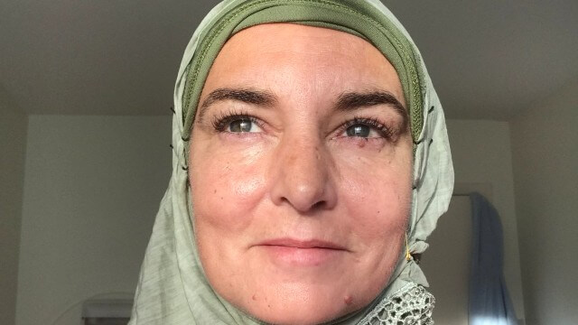 Sinead O’Connor vill inte ”beblandas” med ”äckliga” vita människor efter att hon blev muslim