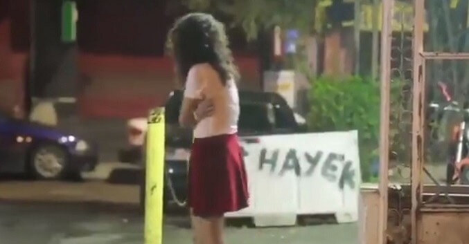 Socialt experiment med våldtagen kvinna i Libanon – offrets eget fel enligt förbipasserande