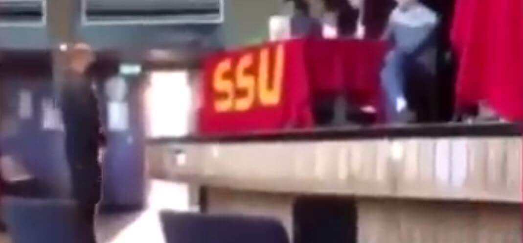 Film visar hur utpekad SSU-ordförande agerar aggressivt vid möte