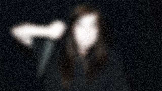 Knivbeväpnad minderårig flicka rånade bilverkstad