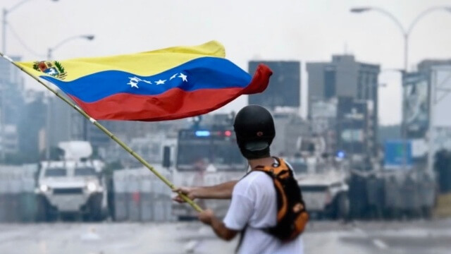 Venezolaner ångrar att de tillät staten avväpna folket – ”Vapen hade låtit oss vara fria”