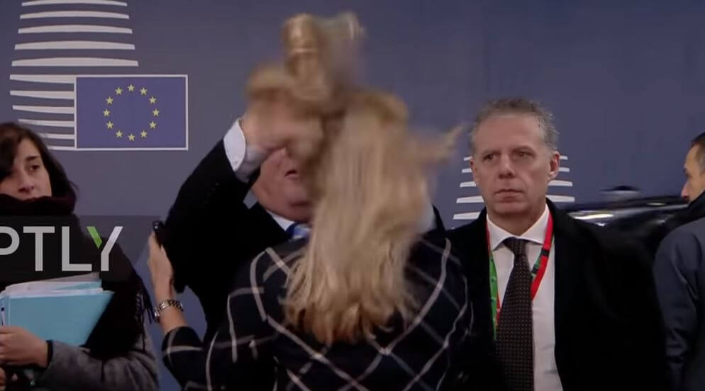 Jean-Claude Juncker i ny bisarr uppvisning vid EU-toppmöte