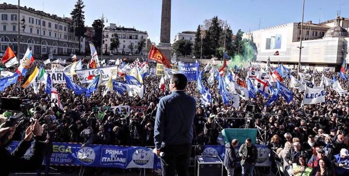 Fest och jubel då Matteo Salvini firade sex månader vid makten