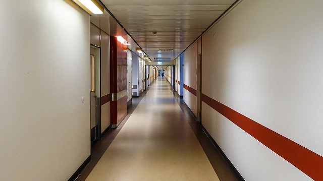 Cancersjuk kvinna avled när vårdcentral inte tog kvinnans symptom på allvar