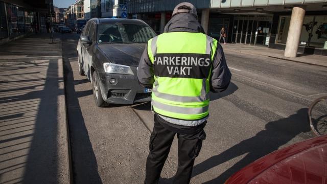 Parkeringsvakt misshandlad utanför pizzeria i Västsverige