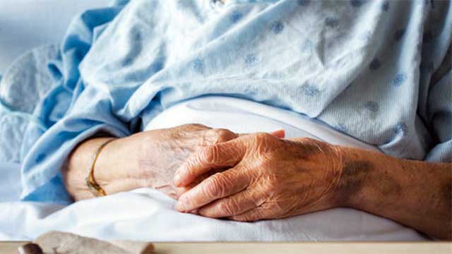 Hemtjänsten dök inte upp – sängbunden åldring utan mat, medicin och hjälp med toabesök