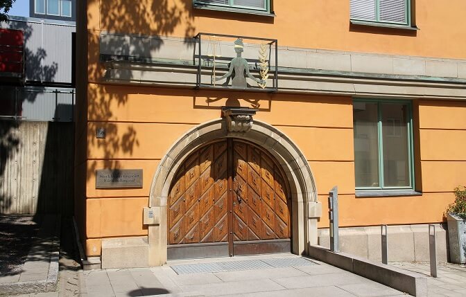 Rekordmånga otillåtna föremål och ordningsproblem vid domstolarna 2018