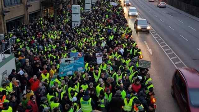 Tyskar protesterar mot dieselförbud: ”Drabbar fattiga som inte har råd med ny bil”