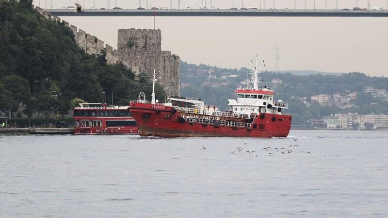 Migranter kapade fraktskepp som hjälpte dem