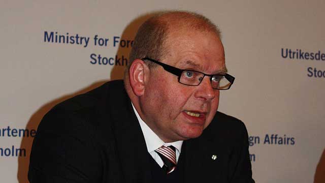 Tidigare landsbygdsministern utreds av åklagare för sexuella ofredanden