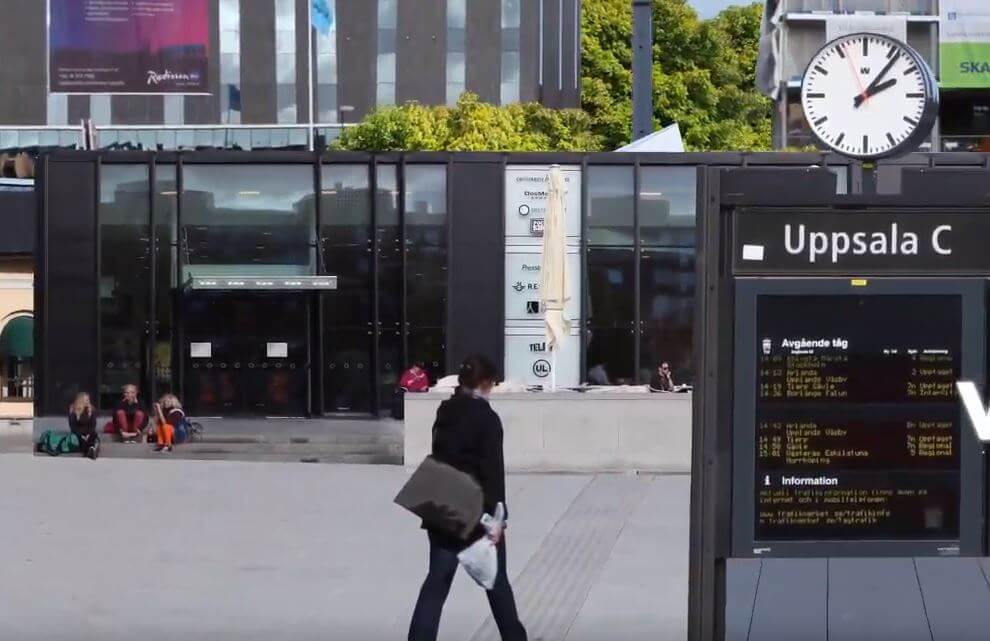 Traditionella kvinnliga jobb till pojkar och vice versa då Uppsala kommun delar ut sommarjobb