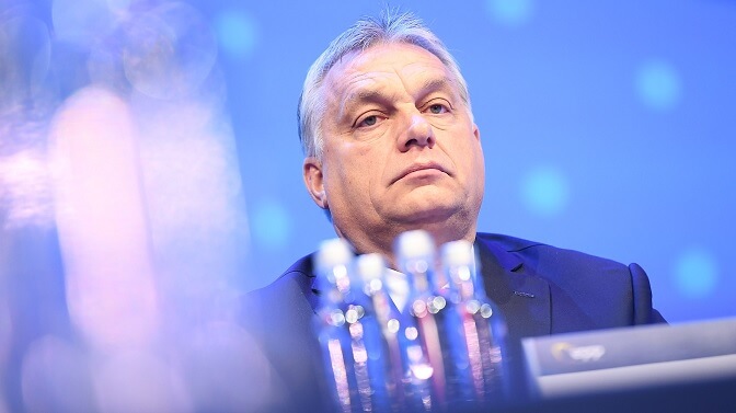 Orban: M och KD nyttiga idioter för vänstern