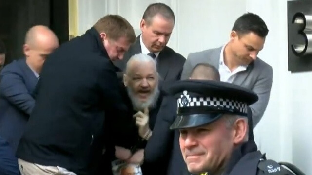 Julian Assange grips av brittisk polis – begärs utlämnad till USA
