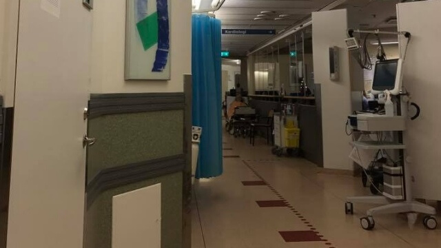 Södersjukhuset lät 85-årig kvinna med hjärtinfarkt vänta i 8 timmar – avled