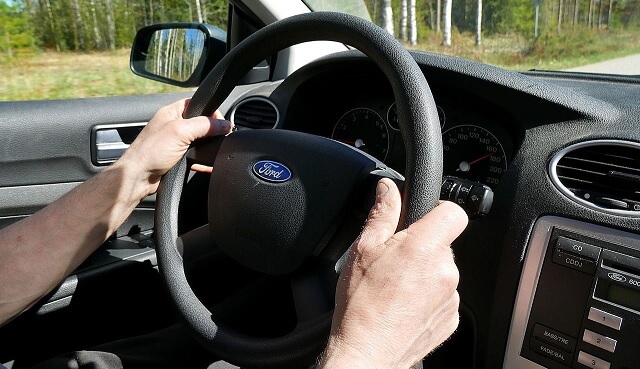 Inget skadestånd för slöjbeklädda kvinnor som krävdes på förklaring inför körkortsfotografering