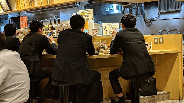 Mobilappar GPS-spårar dig dygnet runt – sedan säljs uppgifterna