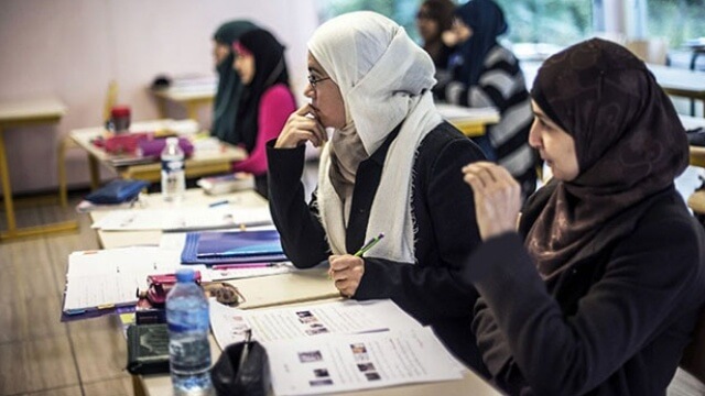 Österrike förbjuder slöja i grundskolan: ”Främjar integration”