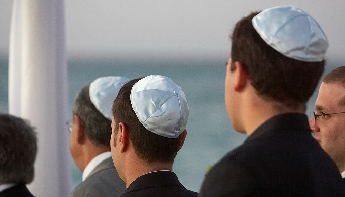 Tyska regeringen varnar judar – avråder från att bära kippa offentligt