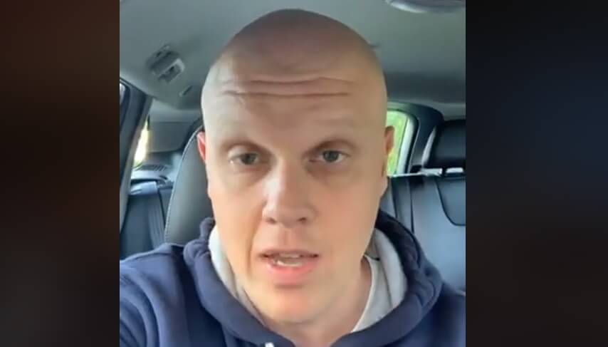 Joakim Lamotte sökte upp dömd mördare i hemmet – avslöjade stad och adress