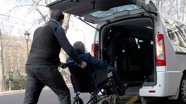 Mardrömsförhållanden vid serviceresor för synskadade: ”dåliga språkkunskaper”