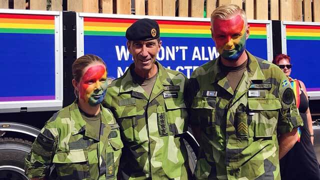 ÖB: Viktigare försvara Sverige mot främlingsfientlighet än främmande makt