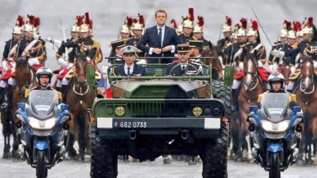 Macron lanserar militär rymdstyrka – hånas för storhetsvansinne