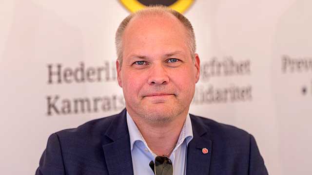 Rasister de som skapar otrygghet i samhället enligt regeringen – vill förbjuda organisationer och medier