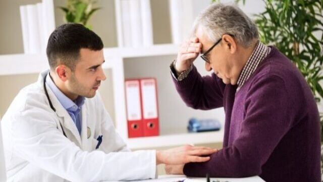 Patient med hjärnblödning åkte in med ambulans – skickades hem med värktabletter