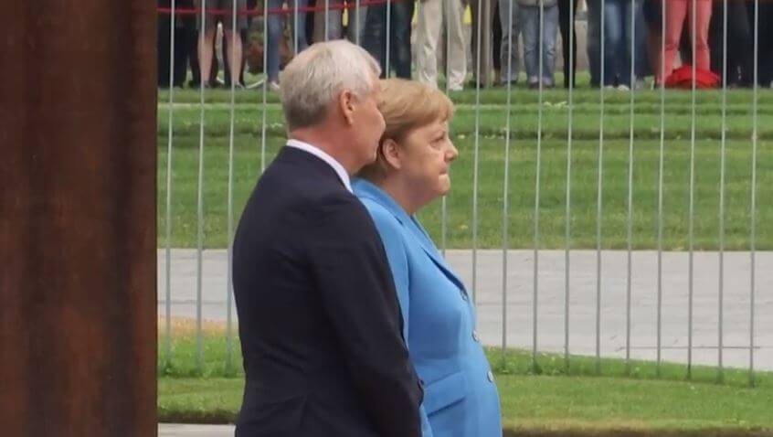 Här börjar Angela Merkel skaka under ceremoni igen – tredje gången på en månad